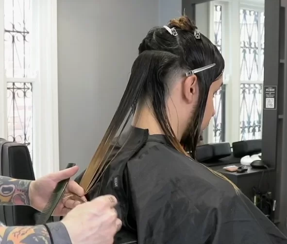 BK BARBER - POINT CUTTING AND REFINING A FADE