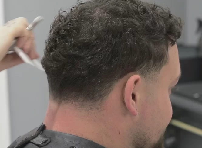 BK BARBER - POINT CUTTING AND REFINING A FADE